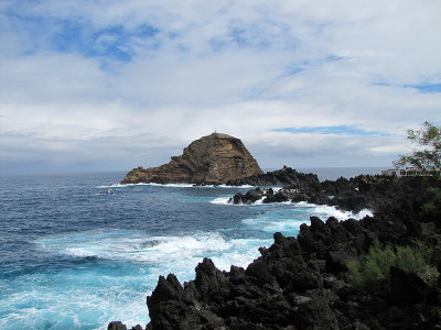 火山石池