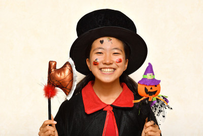日本女孩喜欢万圣节派对