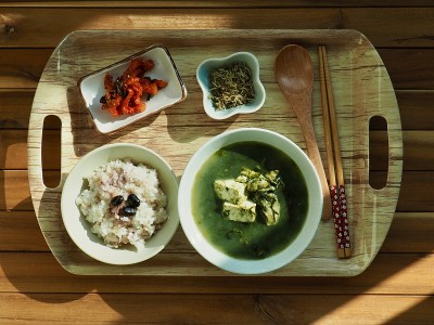 韩国菜辣椒素牡蛎豆腐汤