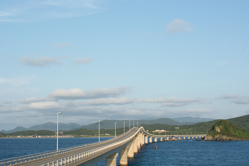 日本山口大桥横跨大海