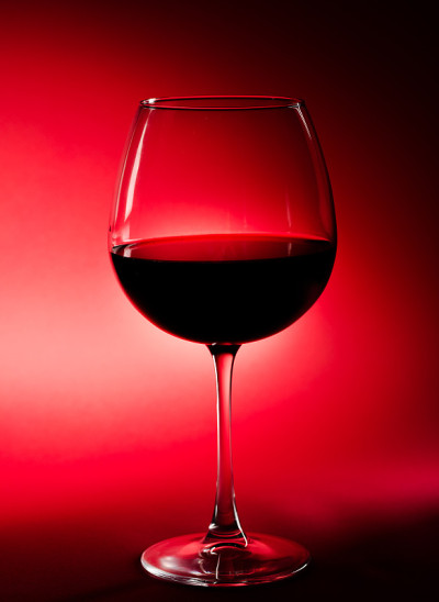 在你快乐的时光里喝鸡尾酒
