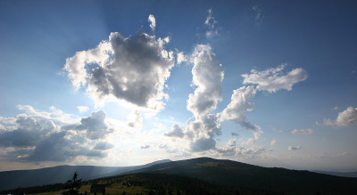 云在montain