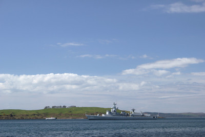 军舰通过Cumbrae