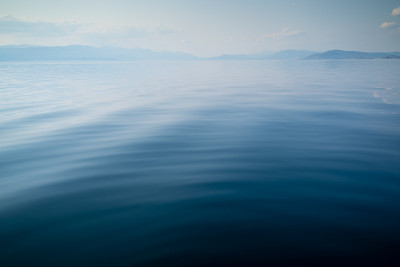 湖上水波的特写