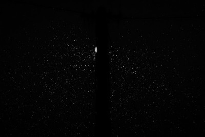 夜里下着大雪