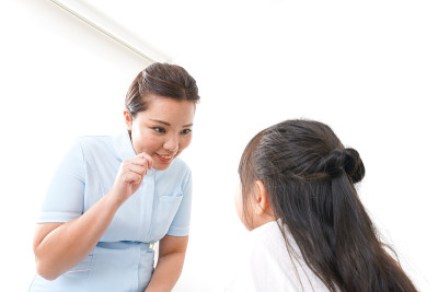 女孩在牙医