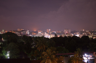 芒格洛尔市的夜景