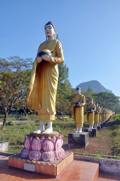 缅甸圣罗伊顿寺的佛像