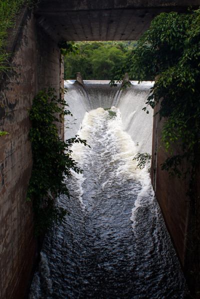 小堰和排水隧道，清迈，泰国