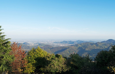 尤加尼山脉的全景