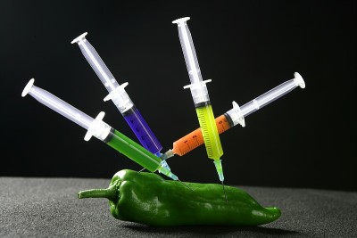 用注射器处理辣椒