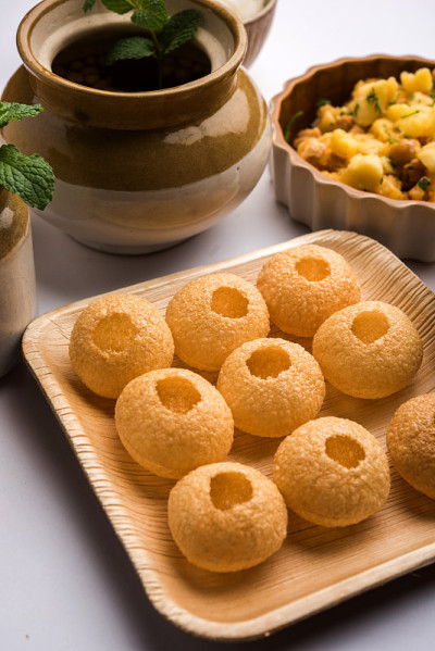 Pani Puri OR Golgappa是一个受欢迎的印度聊天菜单，选择性的焦点