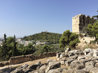 从希腊雅典卫城附近的希罗德·阿提库斯剧院(Odeon of Herodes Atticus)看，缪斯