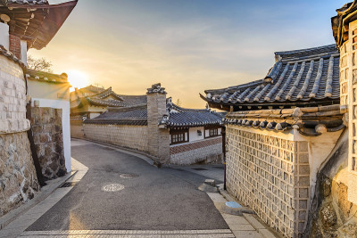 首尔日出城市天际线北川韩屋村，韩国首尔