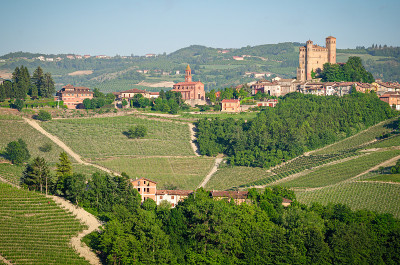 Serralunga d'Alba, 朗格, 意大利