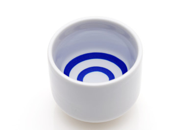 日本清酒在传统的ochoko杯