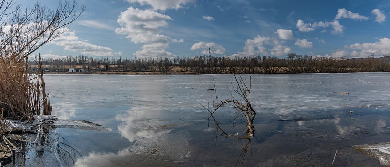 Habrovicky庞德在Usti nad Labem市附近