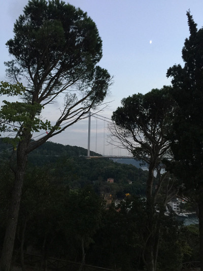 横跨博斯普鲁斯海峡