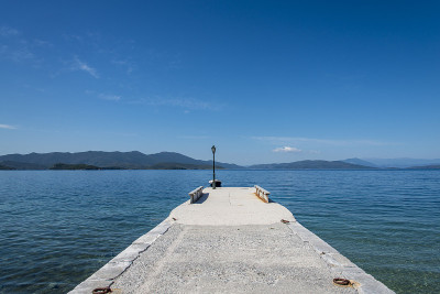 Pagasetic海湾的码头