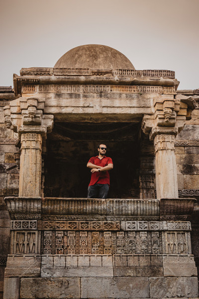 Champaner，传统清真寺的人