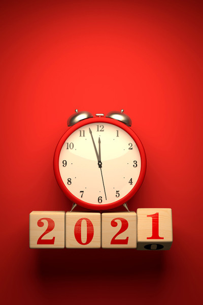 是时候改变2020年到2021年的新年概念了——旋转绘有数字的木方块