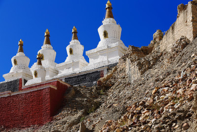 白塔-寺院北座。Sakya-Tibet。1825