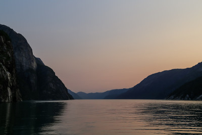 挪威盖兰格峡湾及其周围的风景