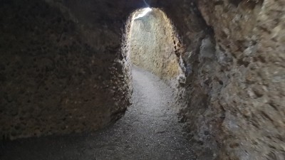 艾丁特佩地下城给人一种印象，艾丁特佩地下城是第一批被罗马人驱逐的基督徒为了躲藏和庇护而建造的。