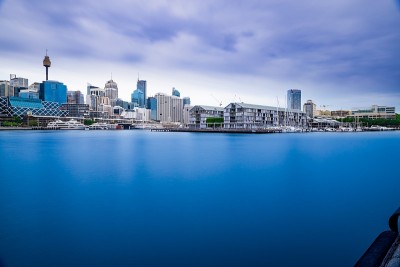 悉尼港和城市天际线的达令港和澳大利亚Barangaroo的全景