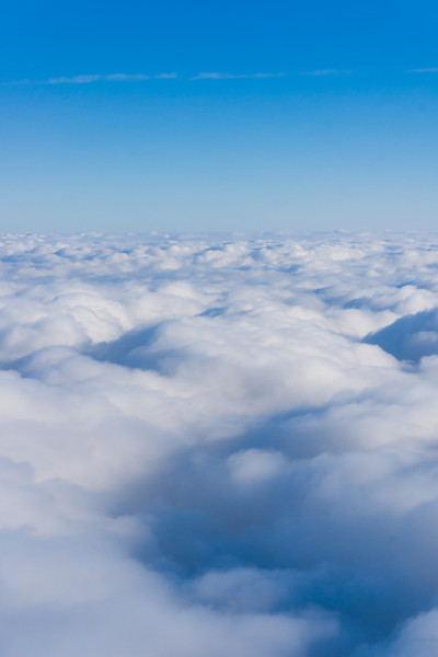 云。飞机窗外的景色。cloudscape风景