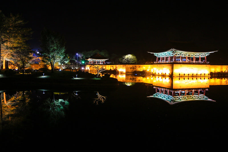 新罗遗址庆州亚拿基的夜景