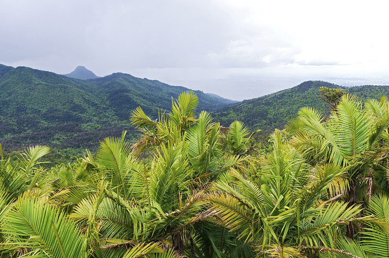 云克山的山峰和山谷