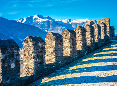 城堡(又名，乌里和圣迈克尔的城堡)，贝林佐纳，南部的首都城市Switzerlandâs提契诺坎顿