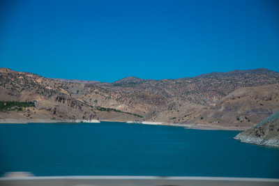 以拉齐格的哈扎尔湖(Elazığ)是该地区最重要的自然资产之一。