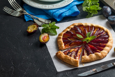 自制的李子galette