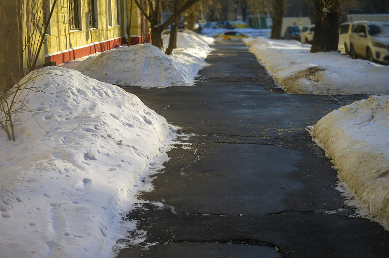 路上的积雪已清除