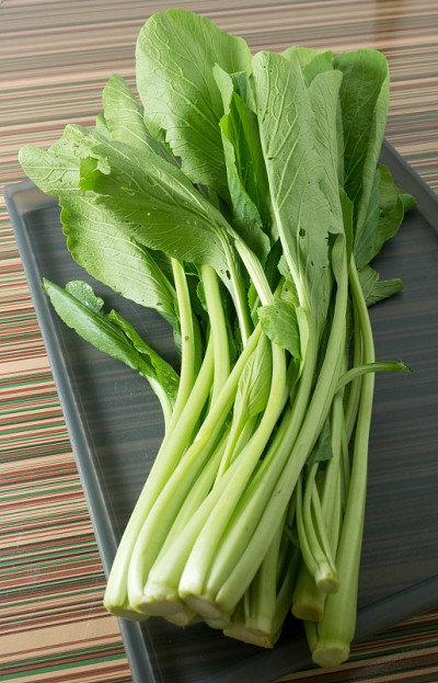 有机白菜或薄菜盘