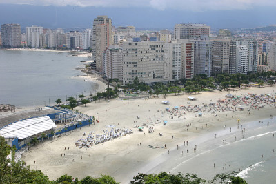 两边都是海洋