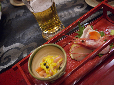 生鱼片和啤酒