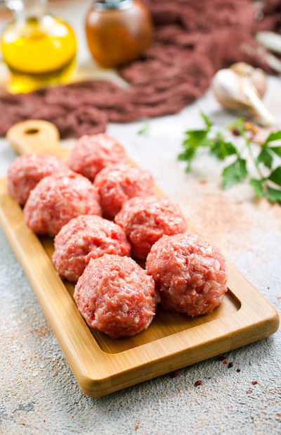 生的肉丸