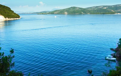 莱夫卡达海岸夏季景观(希腊)