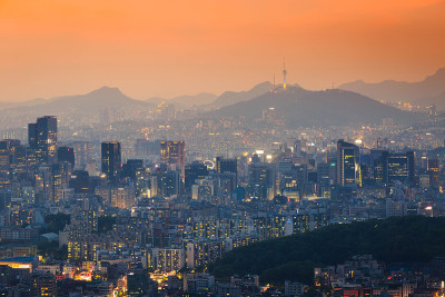 韩国城市天际线和北首尔塔