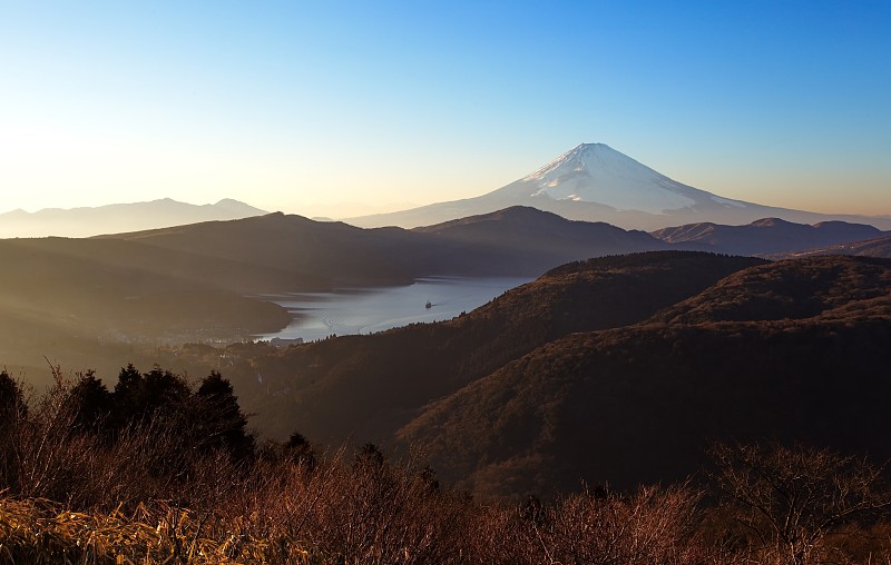 冬季的阿希箱根湖的富士山