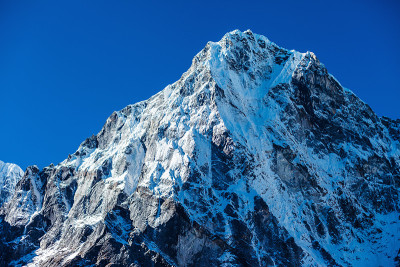 喜马拉雅山的雪山