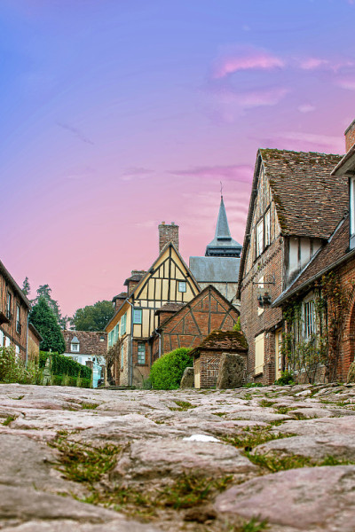 杰布罗伊村街和半木房子。庇卡底地区。Hauts-de-France