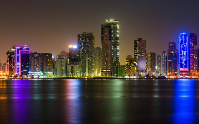沙迦海滨城市夜景阿联酋