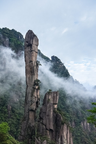 三清山的巨型花岗岩柱子