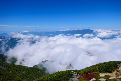 从日本海皇阁山顶眺望的一种山