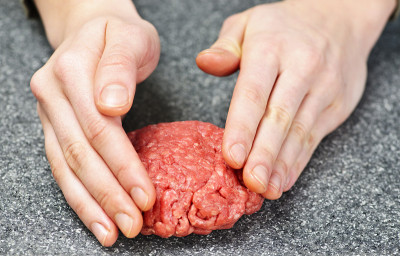 用碎牛肉烹饪