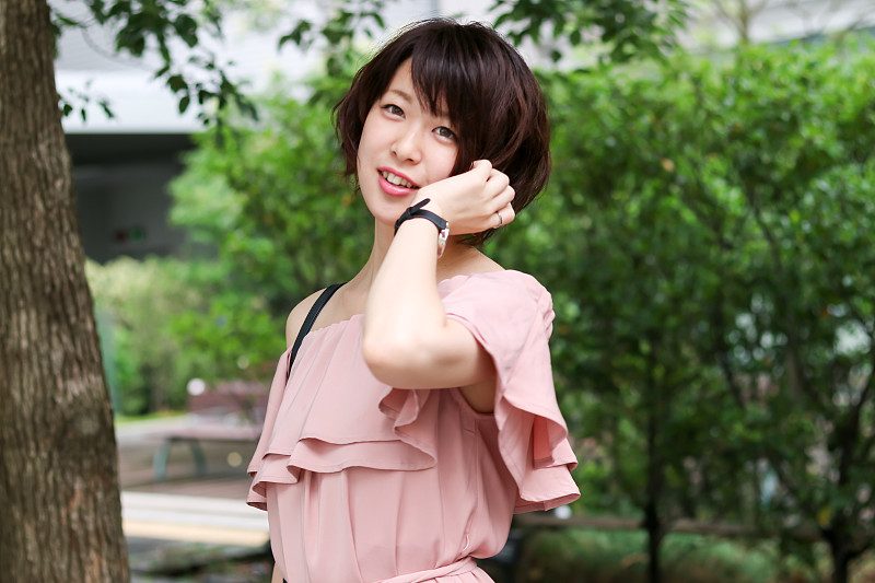 有可爱微笑的女人